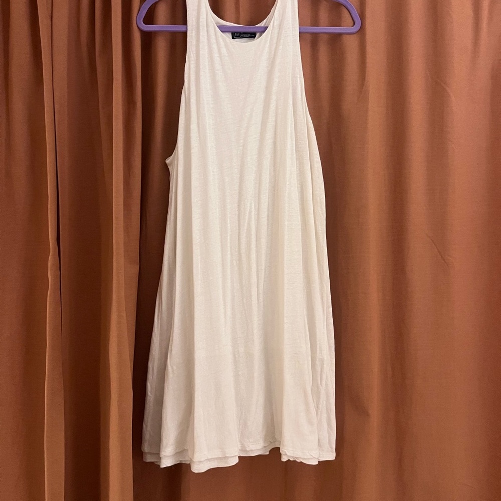 White Sleeveless Shift Dress
